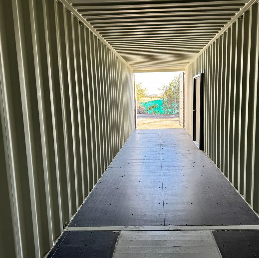 40ft Steel Shipping Container – Added Man Door for Convenient Entry - Image 4